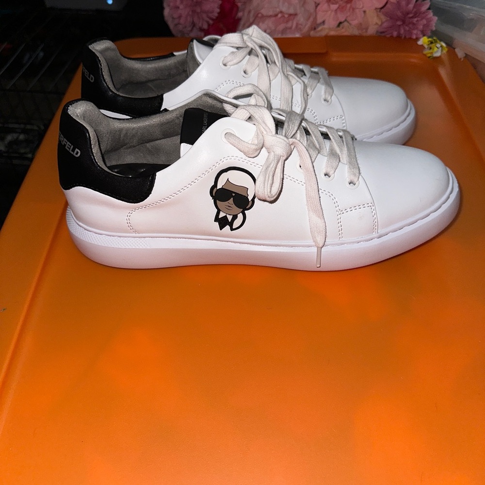 Karl Lagerfeld Paris Men's Everyday Essential Leather Sneaker.
